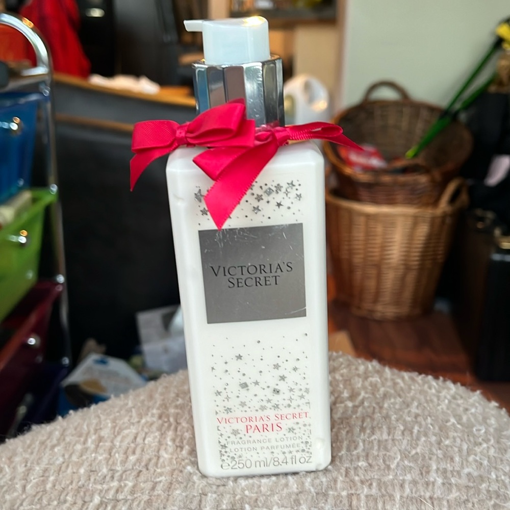 Victoria’s Secret Paris Original Fragrance Lotion 250ml (8.4 oz)   Full